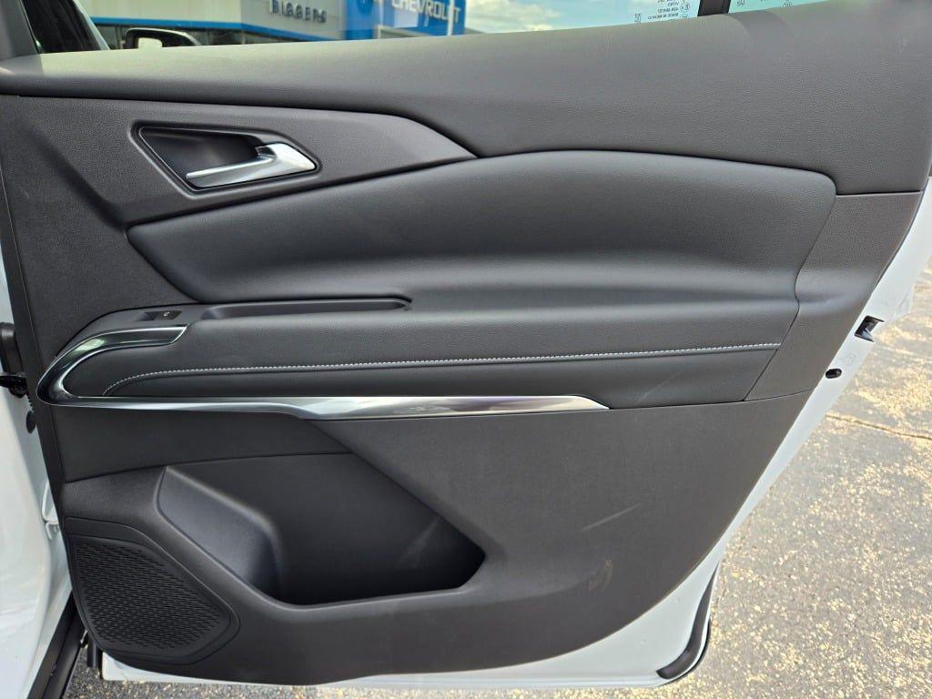 new 2026 Chevrolet Traverse car, priced at $43,857