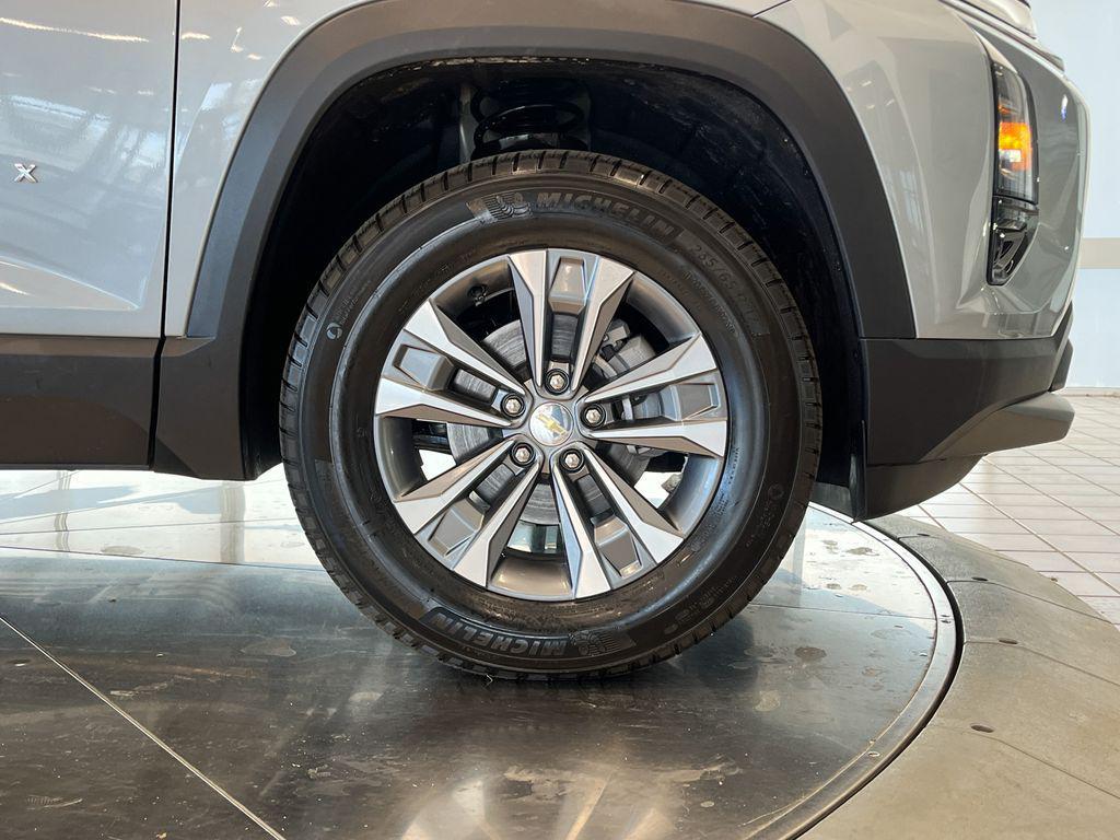 used 2025 Chevrolet Equinox car, priced at $29,799