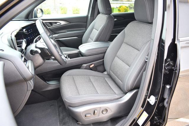 used 2025 Chevrolet Traverse car, priced at $34,188