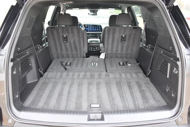 used 2025 Chevrolet Traverse car, priced at $34,188