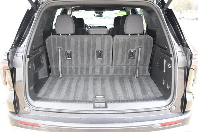 used 2025 Chevrolet Traverse car, priced at $34,188