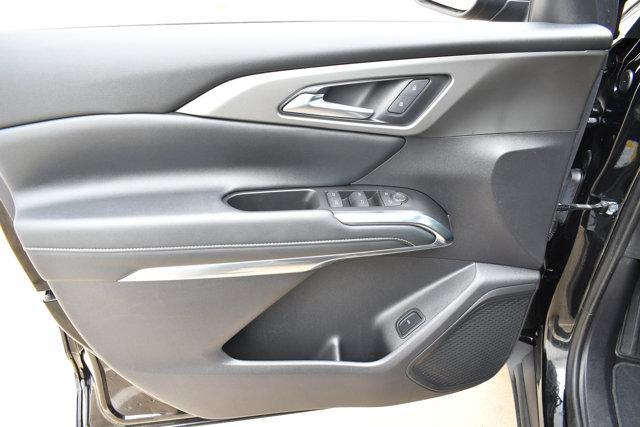 used 2025 Chevrolet Traverse car, priced at $34,188