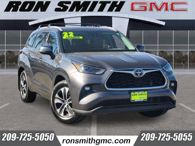 used 2022 Toyota Highlander car, priced at $36,900