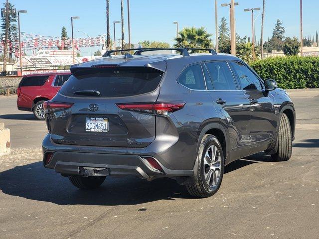 used 2022 Toyota Highlander car, priced at $36,900