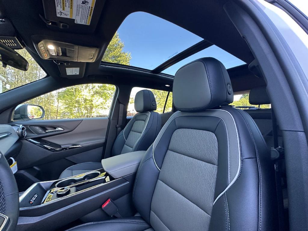 new 2026 Chevrolet Equinox car, priced at $33,677