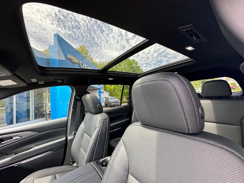 new 2025 Chevrolet Traverse car, priced at $45,360