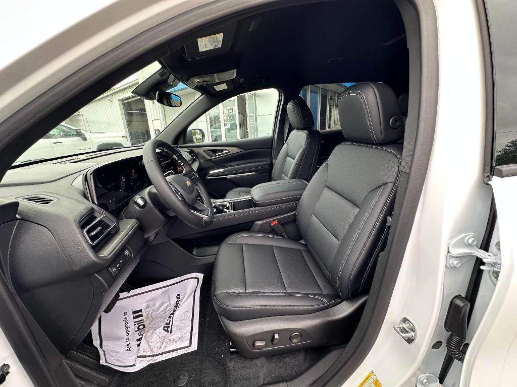 new 2025 Chevrolet Traverse car, priced at $46,157