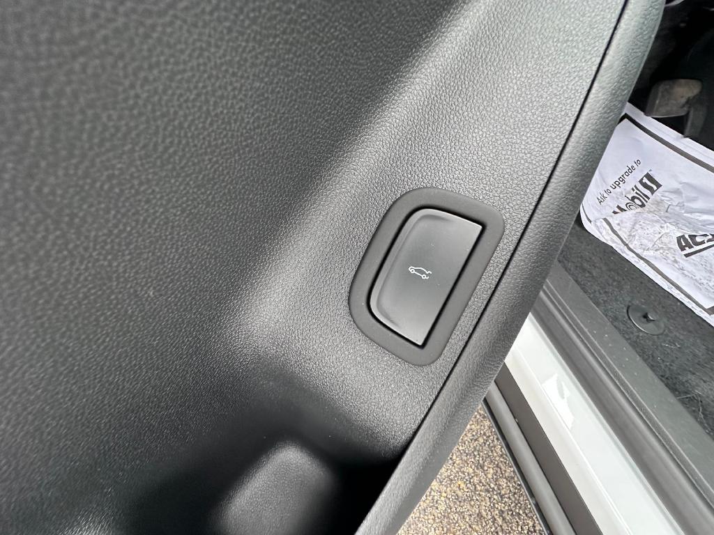 new 2025 Chevrolet Traverse car, priced at $46,157