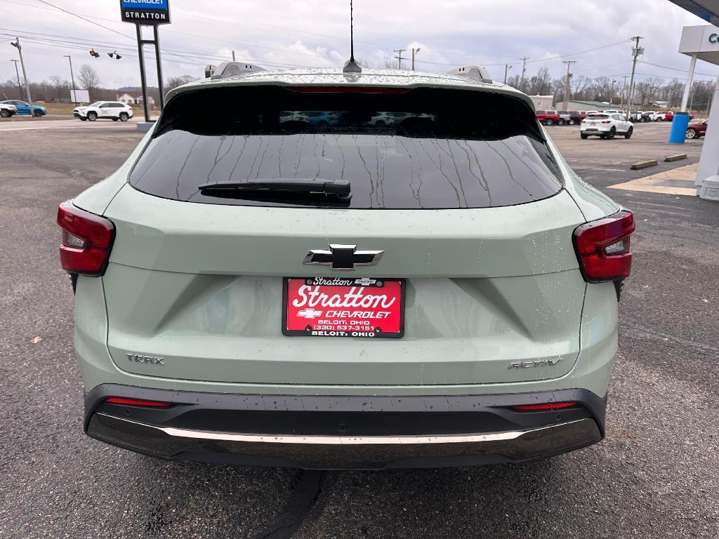 new 2025 Chevrolet Trax car