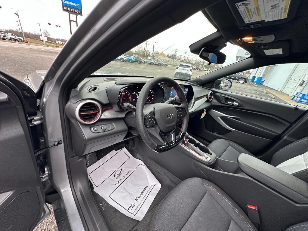 new 2025 Chevrolet Trax car