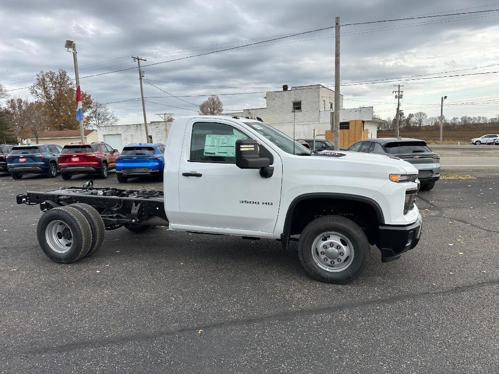 new 2025 Chevrolet Silverado 3500 car, priced at $50,500