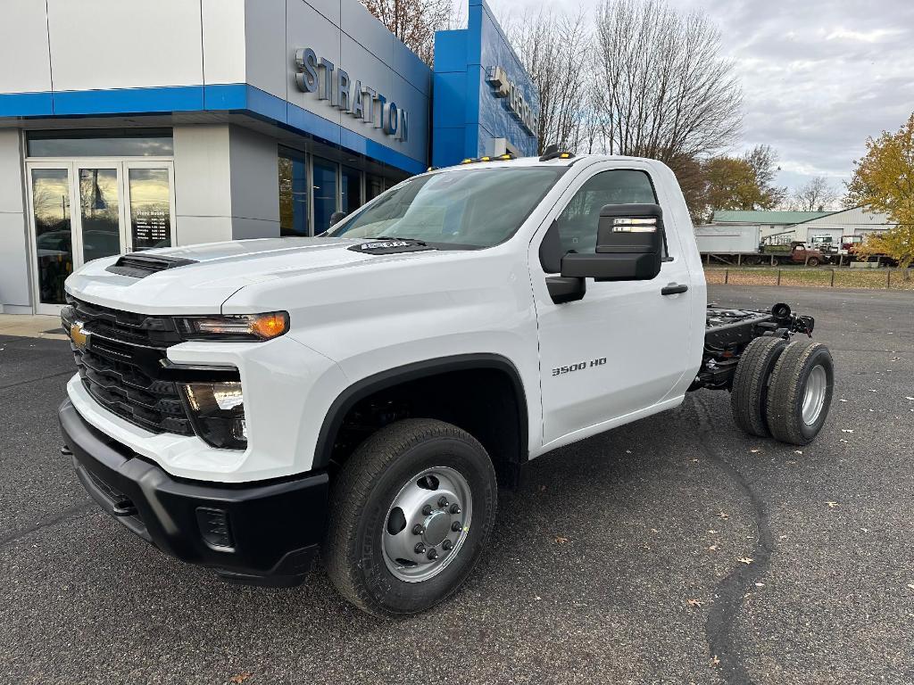 new 2025 Chevrolet Silverado 3500 car, priced at $50,500