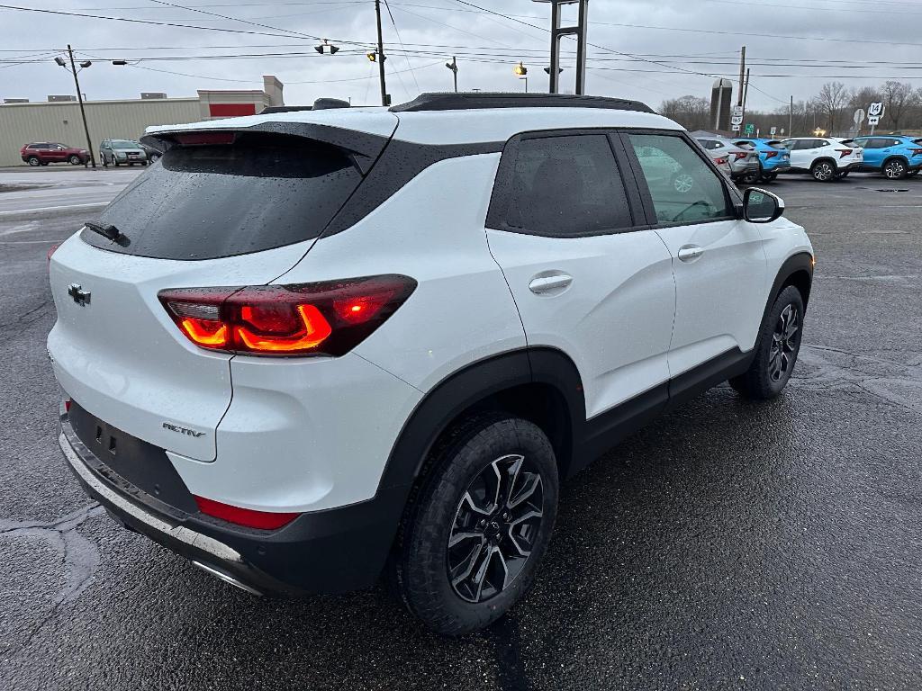 new 2025 Chevrolet TrailBlazer car, priced at $32,680