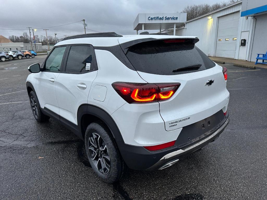 new 2025 Chevrolet TrailBlazer car, priced at $32,680