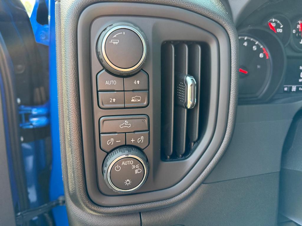 new 2025 Chevrolet Silverado 1500 car, priced at $48,646