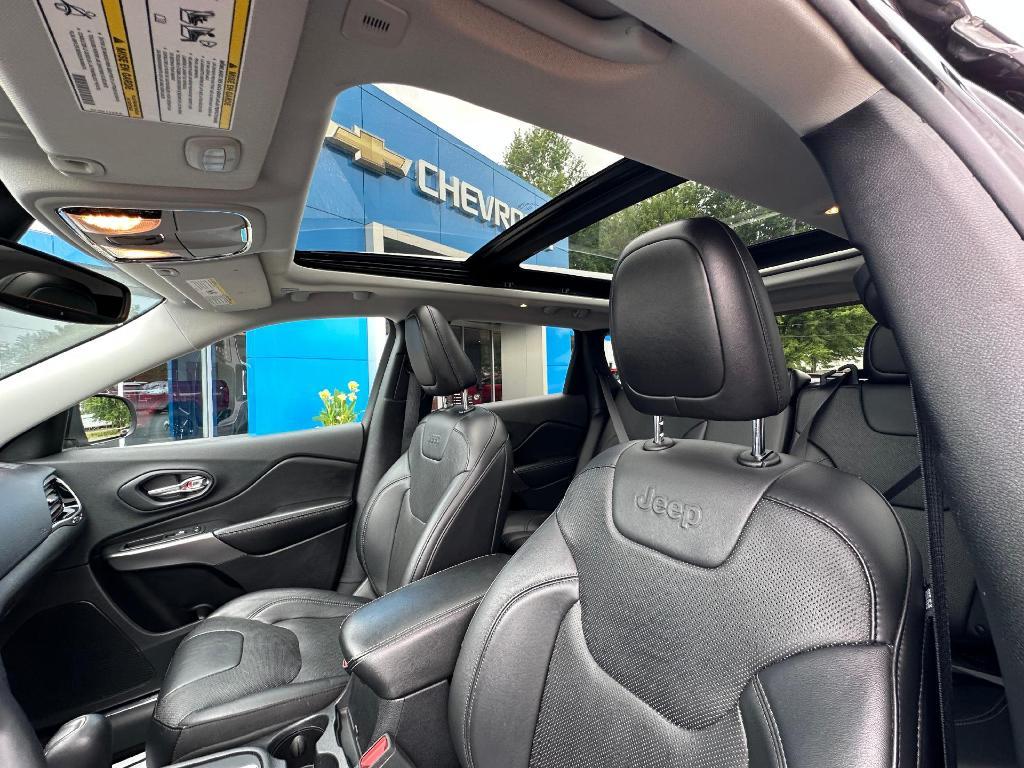 used 2019 Jeep Cherokee car, priced at $17,500