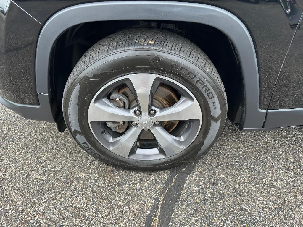 used 2019 Jeep Cherokee car, priced at $17,500