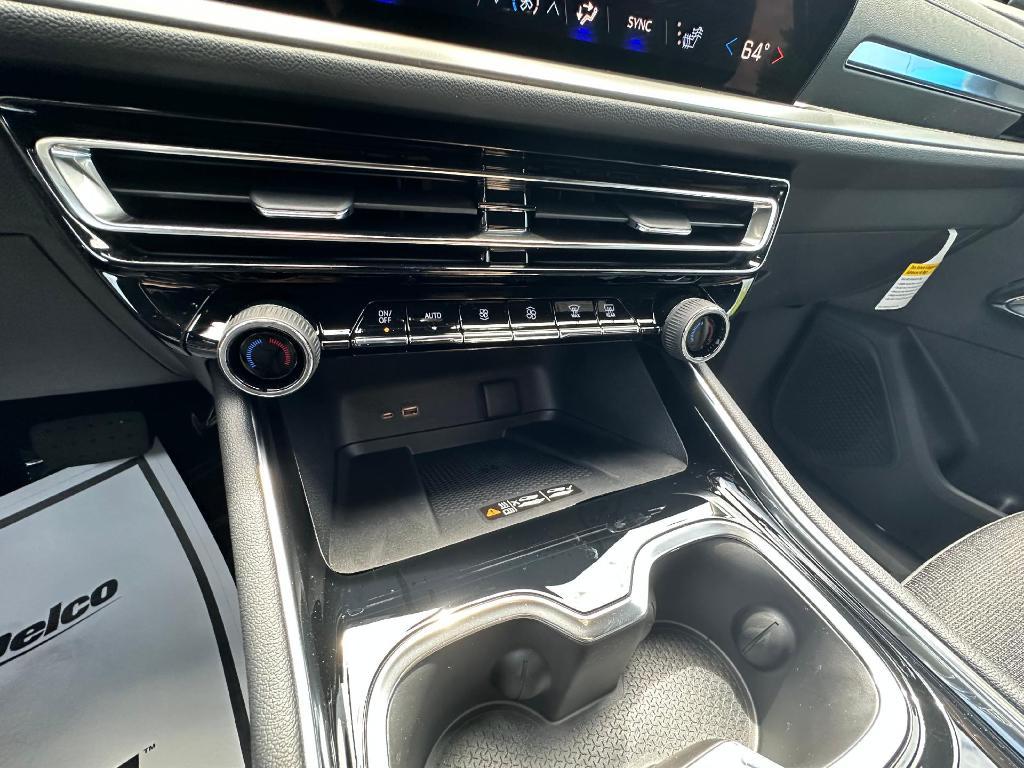 new 2025 Chevrolet Traverse car, priced at $42,577