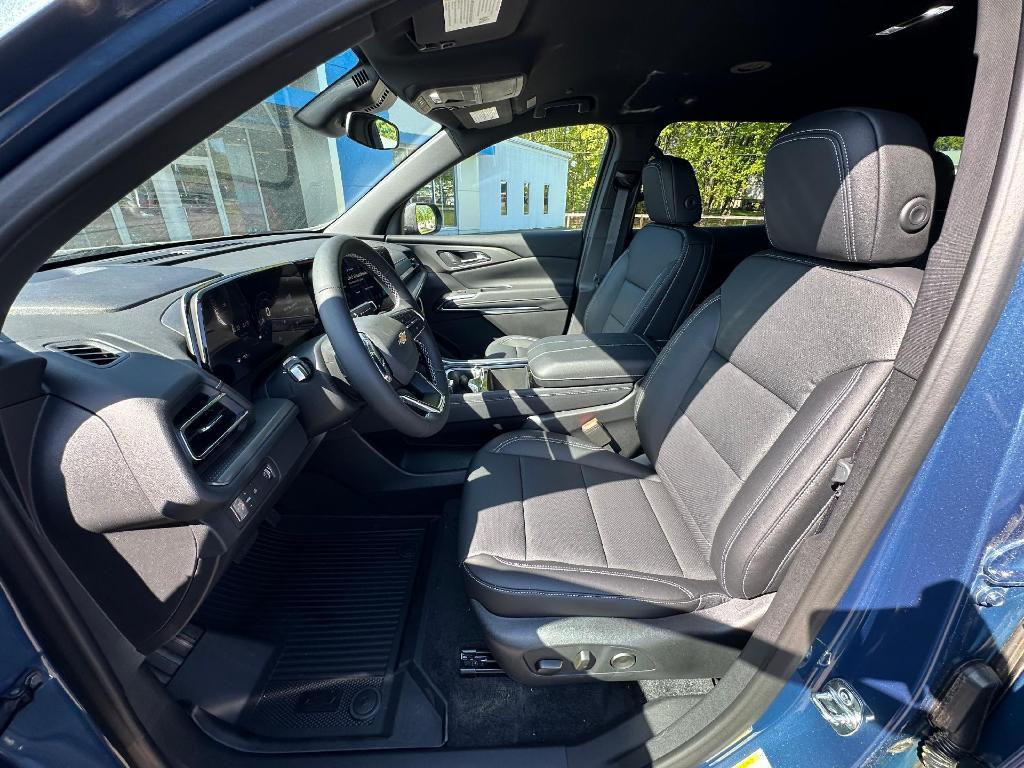 new 2025 Chevrolet Traverse car, priced at $43,045