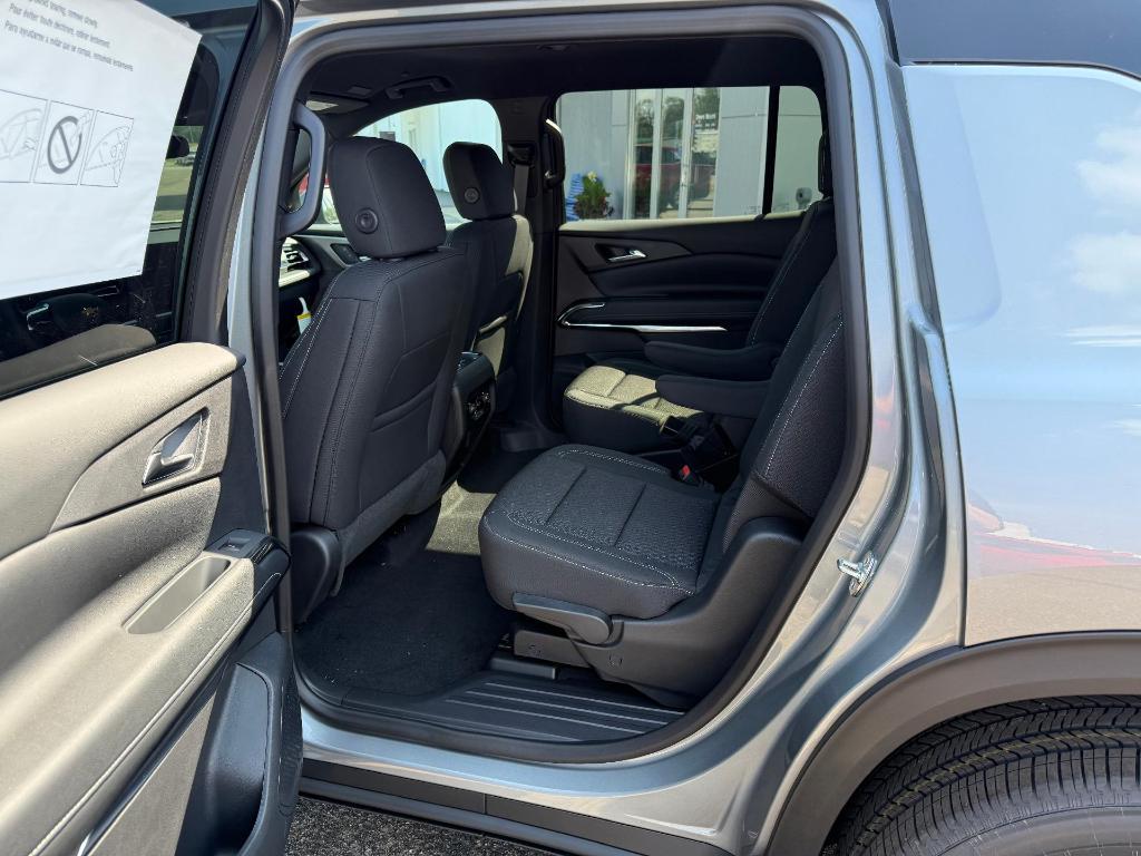 new 2025 Chevrolet Traverse car, priced at $41,169