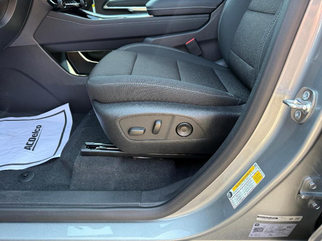 new 2025 Chevrolet Traverse car, priced at $41,169