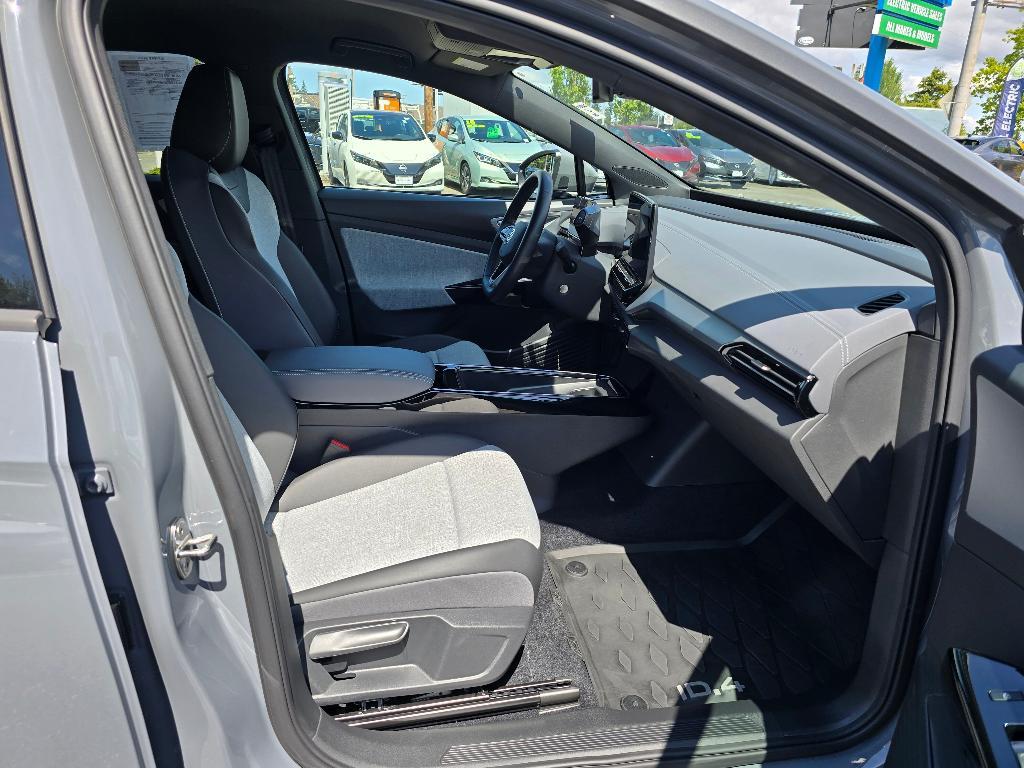 used 2023 Volkswagen ID.4 car, priced at $28,999