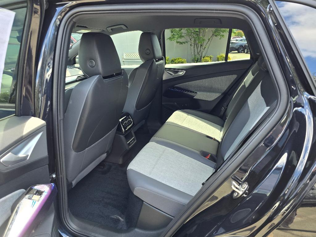 new 2025 Volkswagen ID.4 car, priced at $42,999