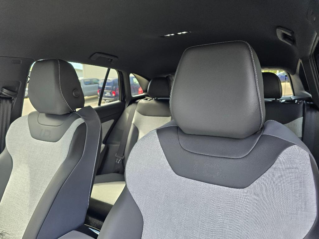 new 2025 Volkswagen ID.4 car, priced at $42,999