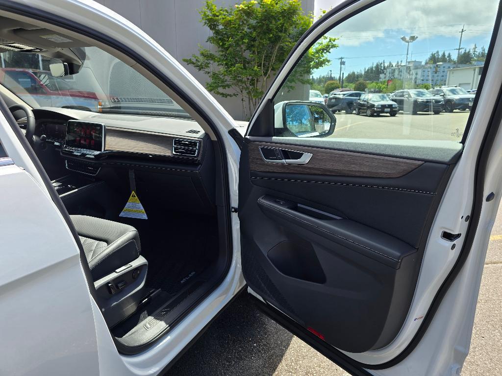 new 2025 Volkswagen Atlas car, priced at $53,500