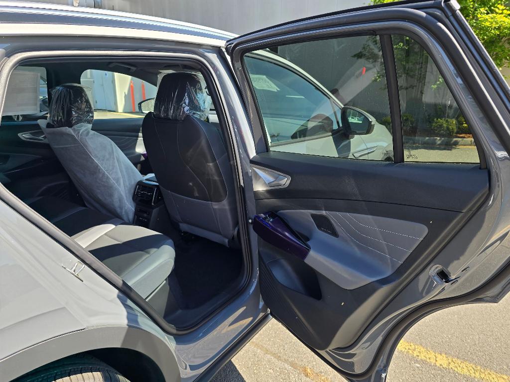 new 2025 Volkswagen ID.4 car