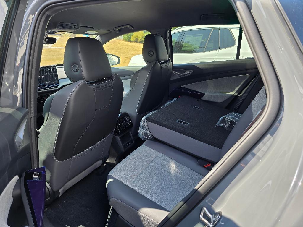 new 2025 Volkswagen ID.4 car, priced at $42,999