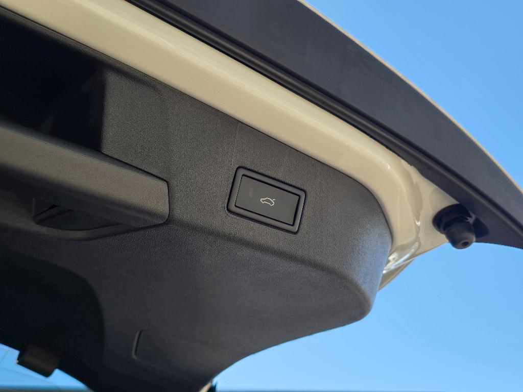 new 2025 Volkswagen ID.4 car