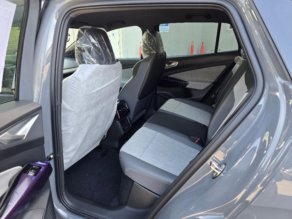 new 2025 Volkswagen ID.4 car, priced at $35,999