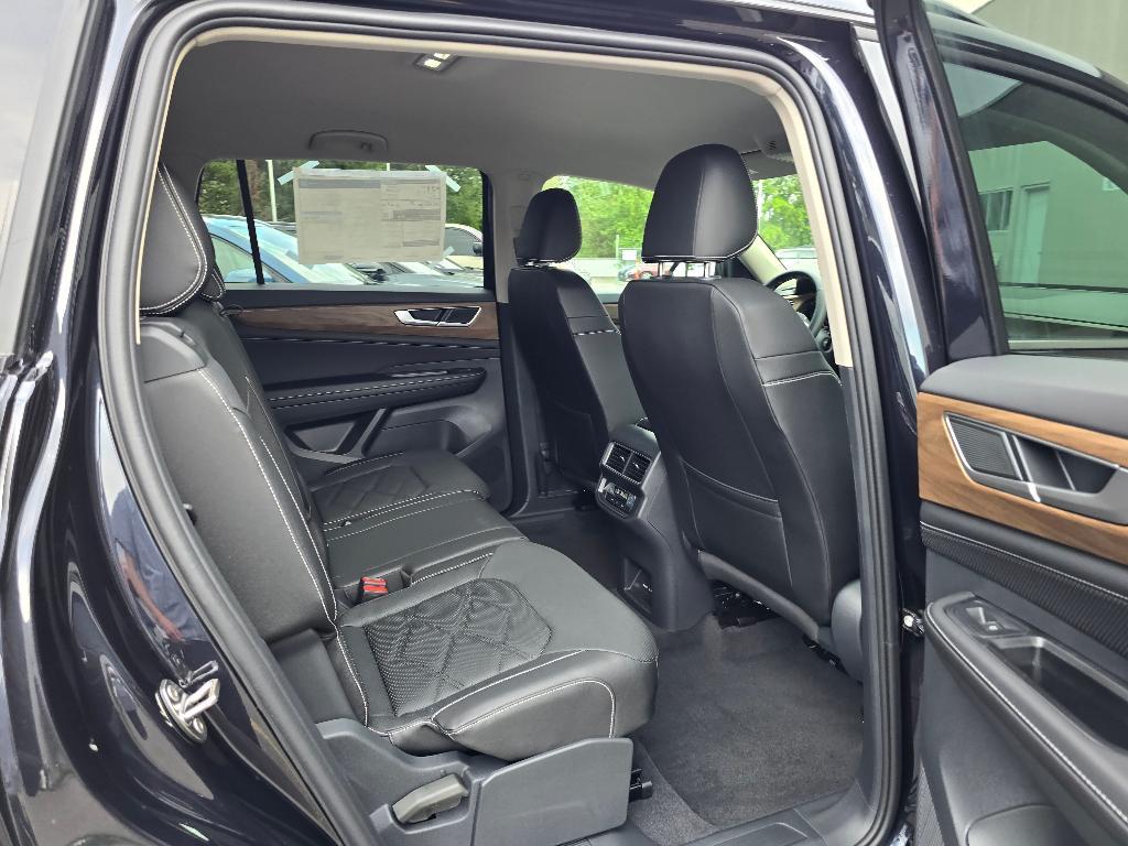 new 2025 Volkswagen Atlas car, priced at $37,400