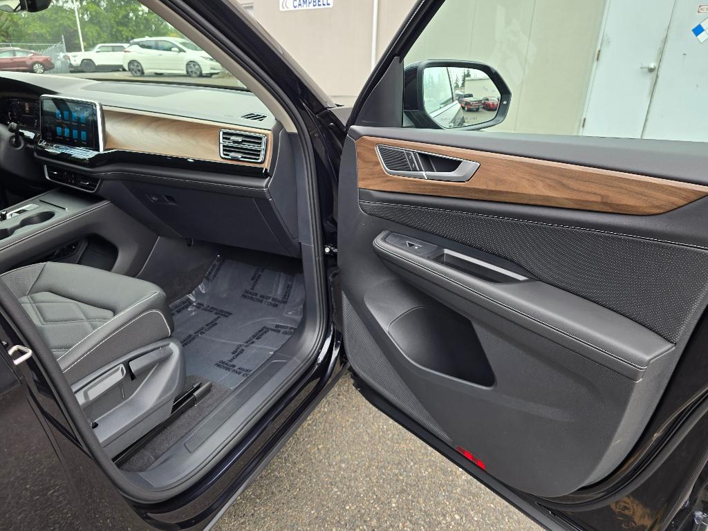 new 2025 Volkswagen Atlas car, priced at $37,400