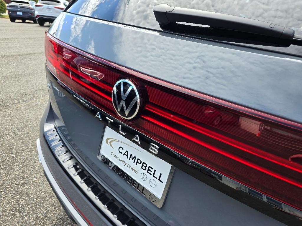 new 2025 Volkswagen Atlas car, priced at $42,850