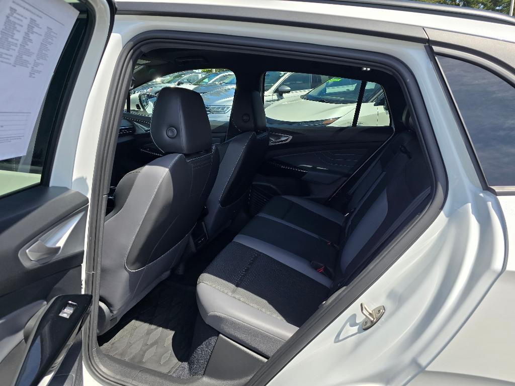 new 2025 Volkswagen ID.4 car, priced at $47,999