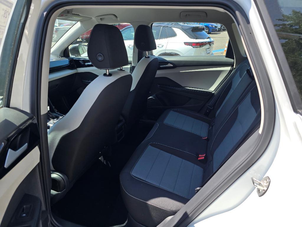 new 2025 Volkswagen Taos car