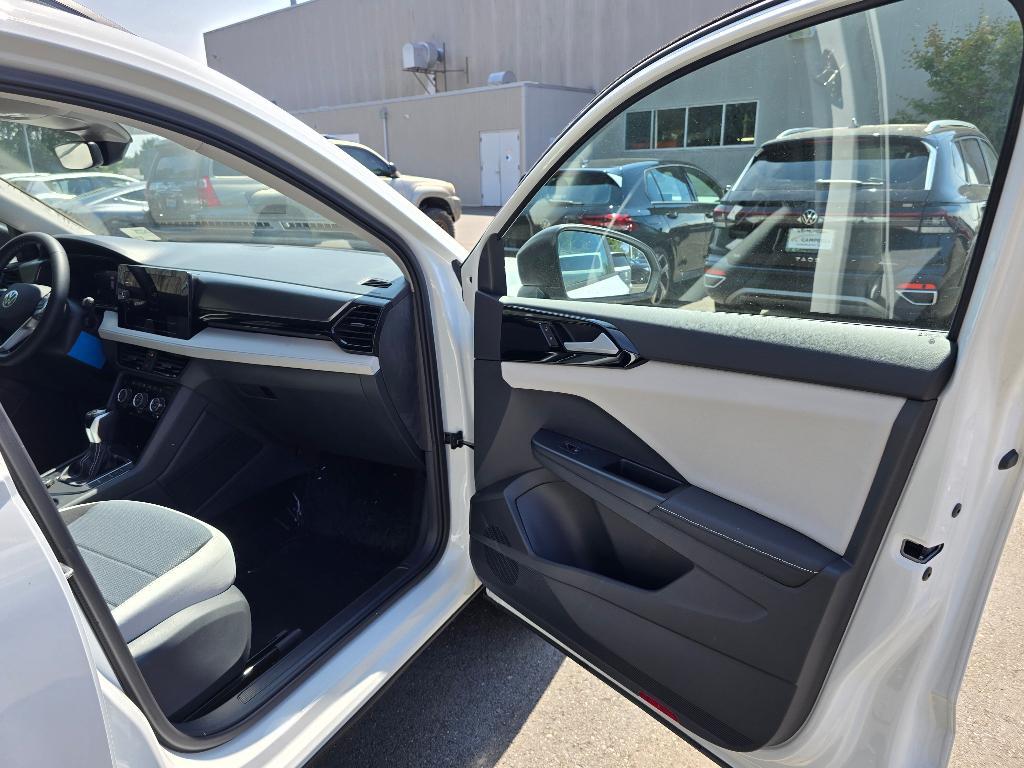 new 2025 Volkswagen Taos car