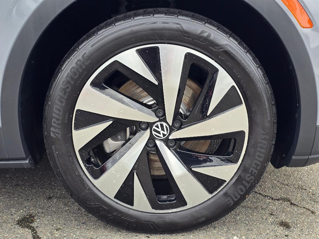 used 2022 Volkswagen ID.4 car, priced at $26,950