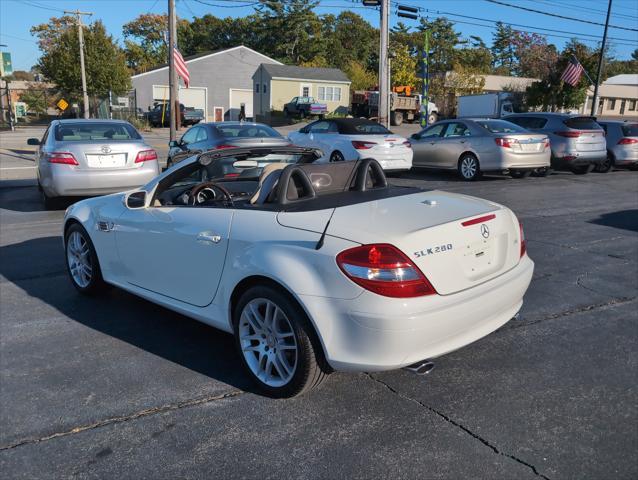 used 2007 Mercedes-Benz SLK-Class car, priced at $12,990