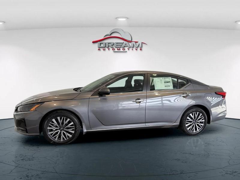 new 2025 Nissan Altima car, priced at $29,012