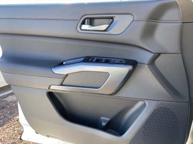 new 2025 Nissan Pathfinder car, priced at $49,325