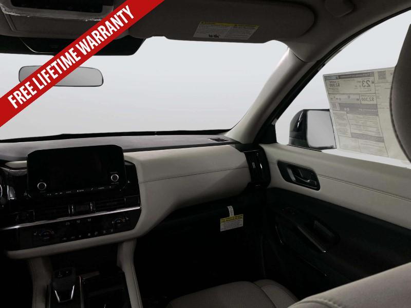 new 2025 Nissan Pathfinder car, priced at $36,075