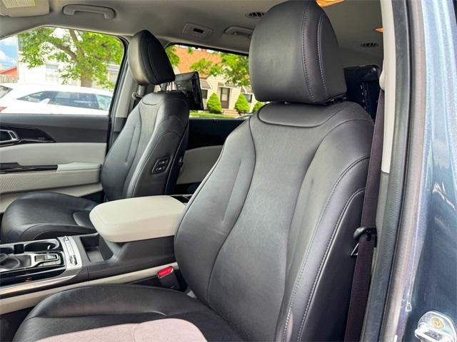 used 2023 Kia Carnival car, priced at $39,025