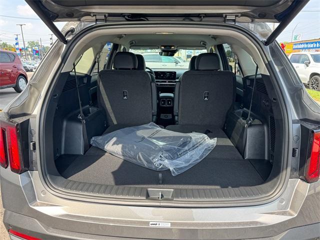 new 2025 Kia Sorento Hybrid car, priced at $39,630