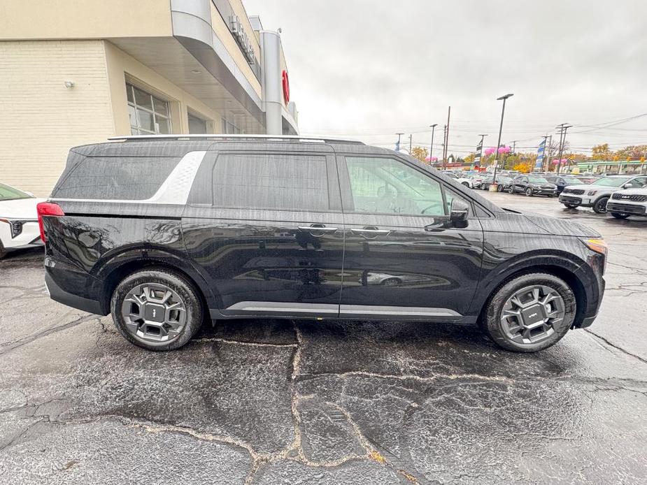 new 2025 Kia Carnival Hybrid car, priced at $43,009