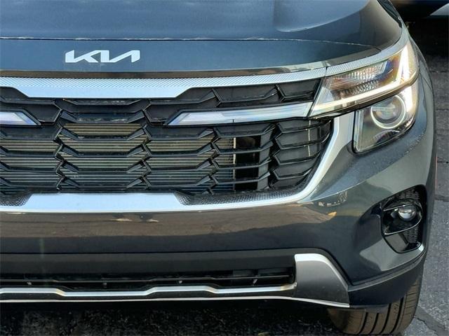 new 2025 Kia Seltos car, priced at $29,705