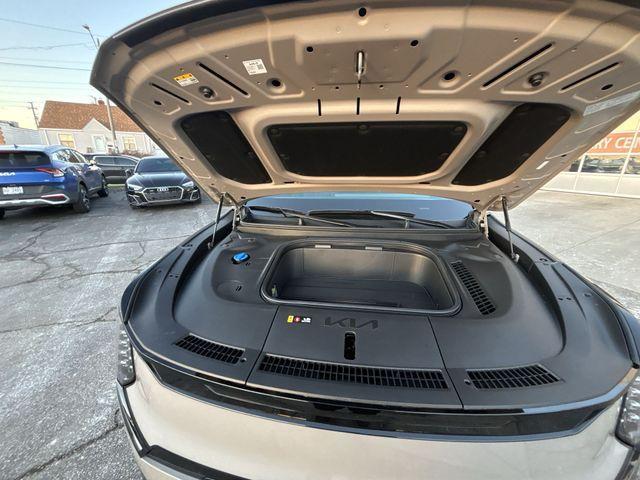 new 2026 Kia EV9 car, priced at $61,748