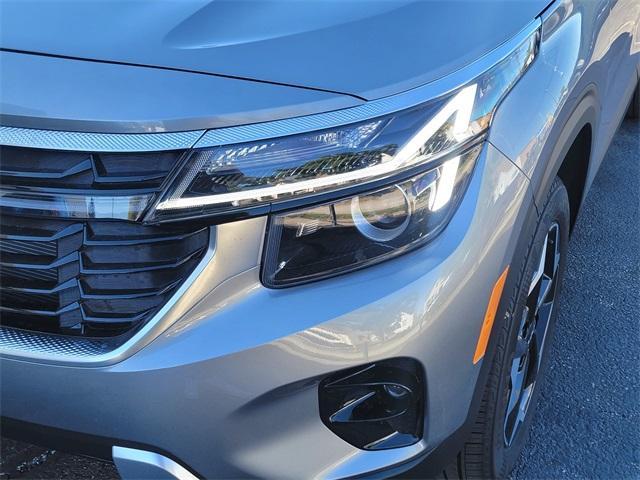 new 2026 Kia Seltos car, priced at $27,400